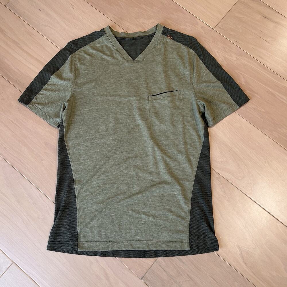 Lululemon Pocket Tee V-Neck Short Sleeve Men’s Medium